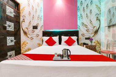 OYO 90382 Hotel S Chandra