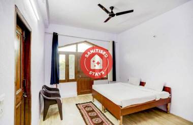 OYO 93687 Hotel Galaxy Red Inn