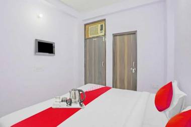 OYO 93687 Hotel Galaxy Red Inn