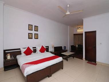 Capital O 14837 Hotel Uberoi Anand