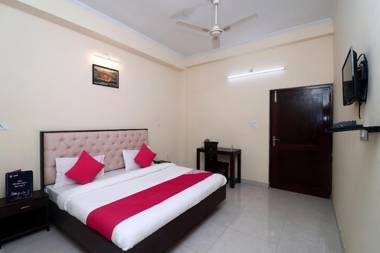 OYO 16109 Hotel Ayaan