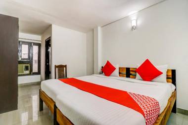 OYO 66434 Hotel Dhruv Inn