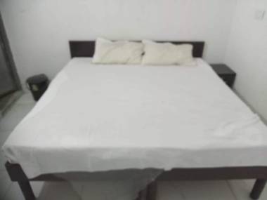 OYO 82146 Thikana Hotel