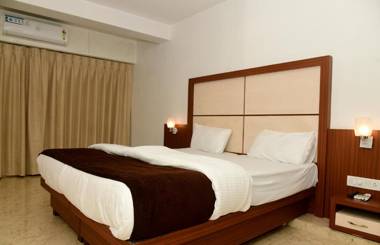 Hotel Monarch Center Point near Dahanu Beach Bordi