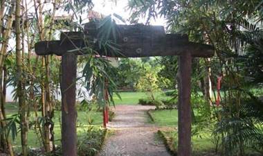 SEAWOODS BEACH HOTEL