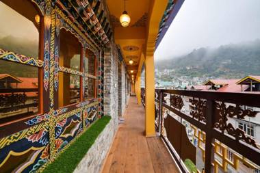 Summit Panghen Metok