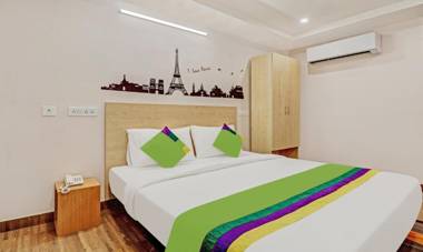 Treebo Trend De Crown-De Alphabet