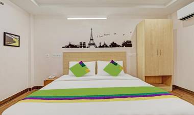 Treebo Trend De Crown-De Alphabet