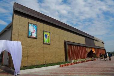 OYO 91745 Dgb Convention Lodge