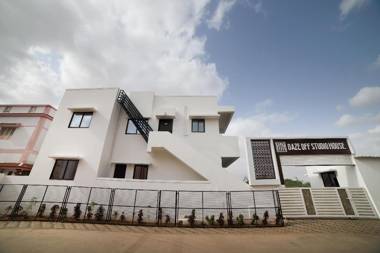 OYO 46244 Daze Off Studio House Suite