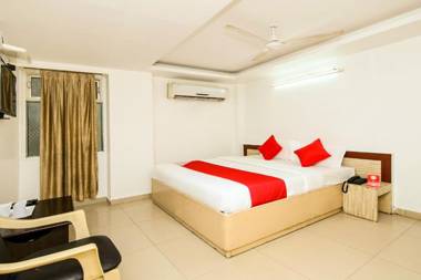 OYO 14465 Hotel Cozy Residency
