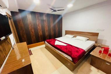 OYO 86726 The 3 Star Hotel
