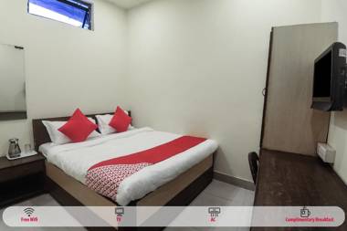 OYO 18369 Hotel Golden Peak