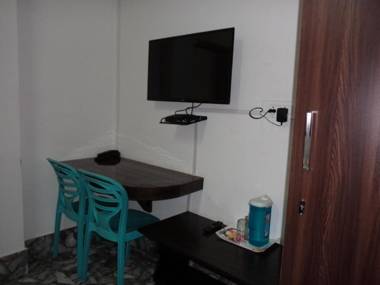 Red Pine Guest House (Indians Only)