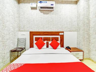 OYO 79224 Hotel Shubh