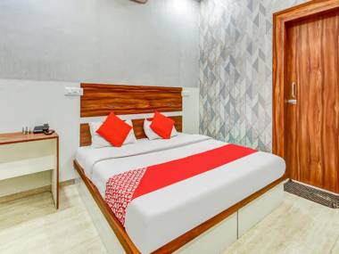 OYO 79224 Hotel Shubh