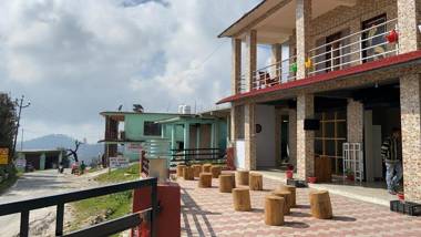 Gud Chah Cafe & Restaurant