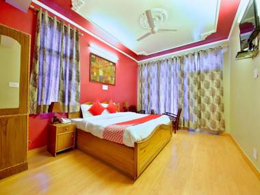 OYO 12238 Hotel Snow Crest Inn