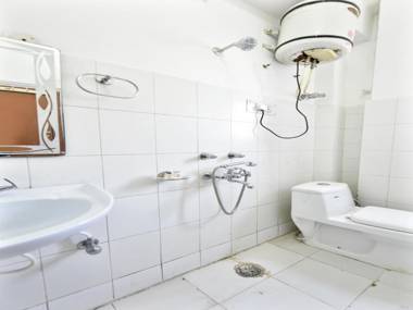 OYO 12846 Hotel Sunita