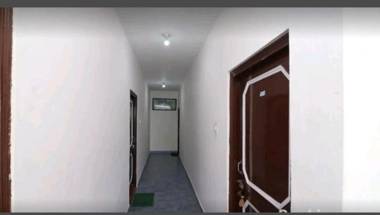 Pause dwelling Palace