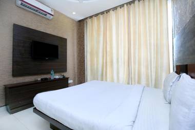 FabHotel Pearl Grand