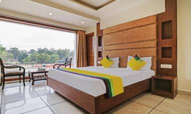 Treebo Trip Grand Signia