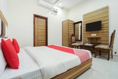 Capital O 60811 Hotel Woods In