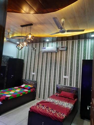 Urban homestay-camping swimming poolwood cottage