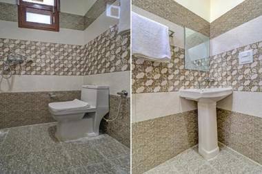 OYO 79374 Hotel The Crown