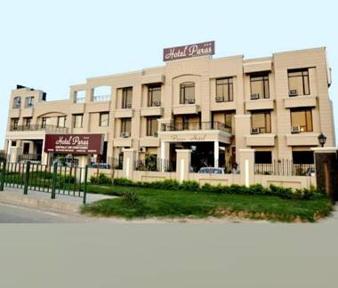 HOTEL PARAS