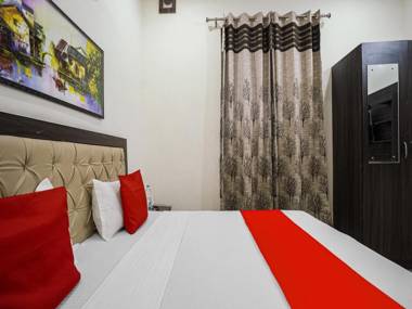 OYO 84355 Hotel Saini