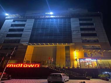 Townhouse Oak Mid Town Grand