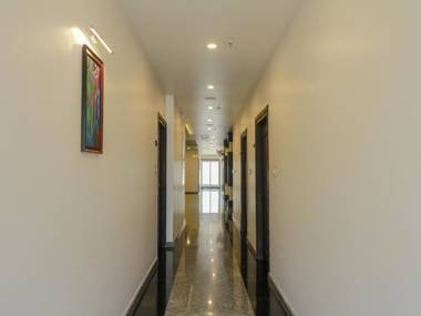 Capital O 29700 Le Moshe Inn