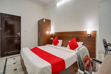 OYO 75316 Hotel Jay Residency