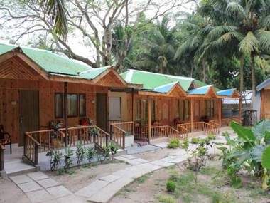 Gold Star Beach Resort - Havelock Island