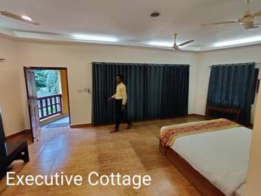 DOLPHIN BEACH RESORT