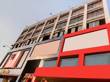 Capital O 67305 Hotel Divira Inn