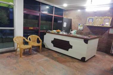 SPOT ON 82647 Maheswari Lodge