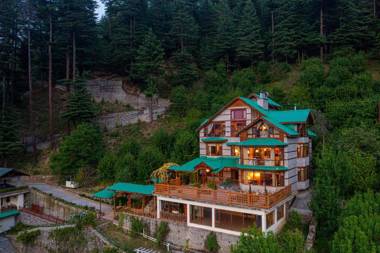 StayVista at The Kang Estate with vintage royalty