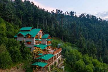 StayVista at The Kang Estate with vintage royalty