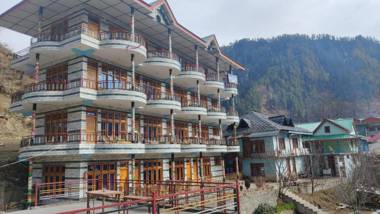 Eye Sky Guest House and Cafe