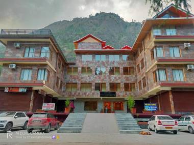 THE HANGOUT BY HOTEL MALABAR Kasol