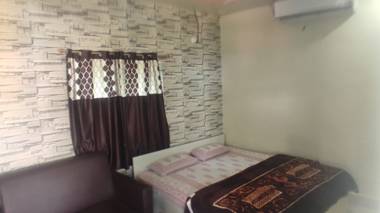 Village Palm Resort & Restaurant