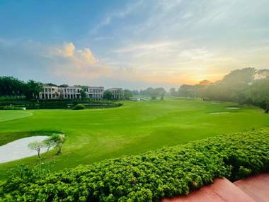 Beautiful Apartments at Tarudhan Valley Golf Resort Manesar