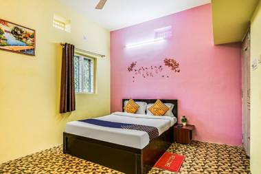 SPOT ON 79818 M R Plaza