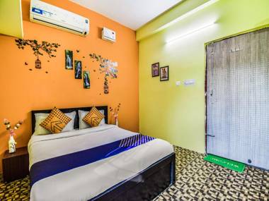 SPOT ON 79818 M R Plaza