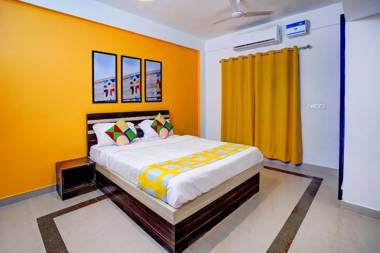 OYO 81587 Luxurious Stay near Railway Station