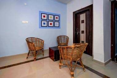 OYO 81587 Luxurious Stay near Railway Station