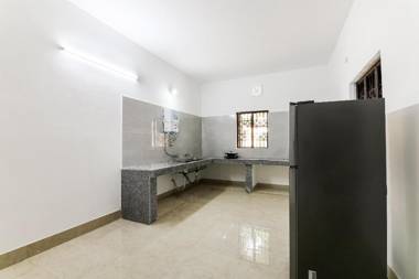 OYO 81575 Near D N Regalia