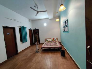 OYO 88539 Housefull Residency